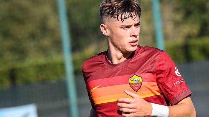 Nicola Zalewski pemain muda AS Roma