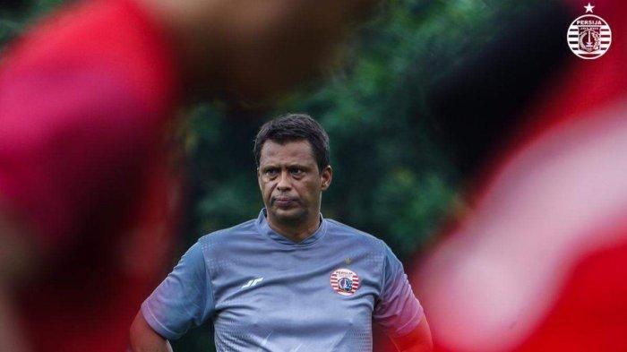 Pelatih Persija Jakarta Sergio Farias memimpin resi latihan sebagai persiapan Liga 1 2020