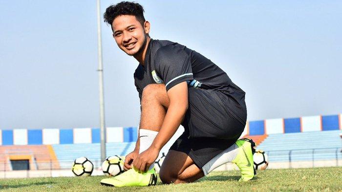 Pemain berposisi gelandang, Gian Zola kembali ke Persib Bandung
