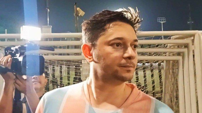 Bintang sinetron dan FTV Andrew Andika enggan berkomentar ketika ditanya awak media soal dugaan perselingkuhan dengan artis Soraya Rasyid.