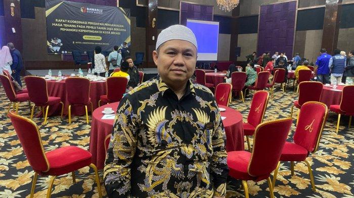 Ayi Nurdin, Ketua Komisi Hukum Perundang-undangan MUI Kota Bekasi mengatakan pihak MUI Kota Bekasi ikut menggaungkan pemilu damai dengan menyebar tausiah melalui jejaring MUI dan naskah di tiap salat Jumat tentang ajakan pemilu damai ke masyarakat.