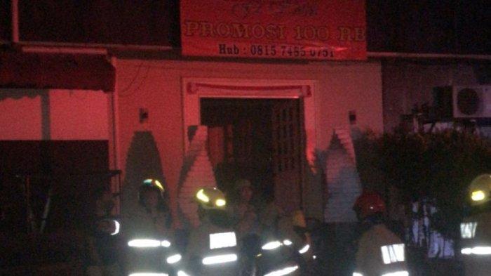 Sebanyak tiga orang meninggal dunia menyusul musibah kebakaran yang melanda Hotel G2 di kawasan Melawai, Kebayoran Baru, Jakarta Selatan, Kamis (17/8/2023).