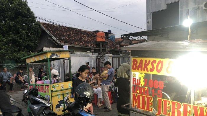 Mie Djebew Gofar, terletak persis di depan Indekos Yudistira jalan Kelapa Sawkt Raya Rw 8, kelurahan Kayu Manis, kecamatan Matraman, Jakarta Timur, Sabtu (15/7/2023).