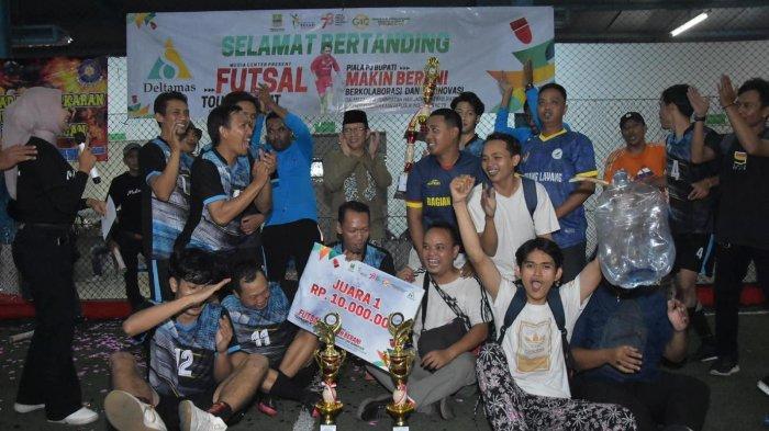 Pemenang Turnamen Futsal Bupati Bekasi Cup 2023 --- Para pemain memperebutkan juara 1 dengan hadiah Rp 10 juta, juara 2 Rp 7 juta. Lalu, juara 3 Rp 4 juta dan juara 4 mendapatkan hadiah uang Rp 2 juta. Selain itu, ada kategori best player dan top skor dengan hadiah masing-masing Rp 1 juta.