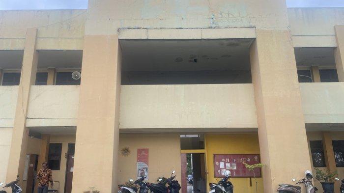 Gedung utama SMAN 2 Cibitung, Kabupaten Bekasi.(ACHMAD NASRUDIN YAHYA/KOMPAS.com)