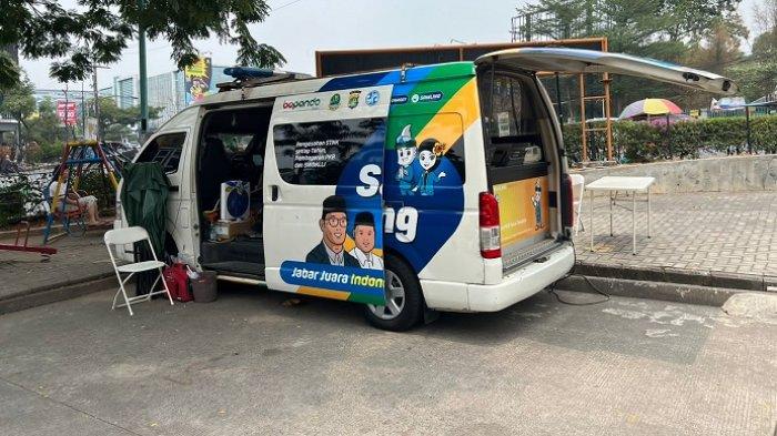 Pelayanan Samsat Keliling Kabupaten Bekasi hadir di Pasar Central Lippo Cikarang.