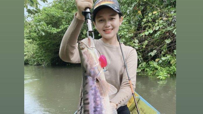 Cahaya Ningsih asal Bangka yang meraih juara ketiga dalam kontes Indonesia Model Search (IMS) di Jakarta pada 26 Juni 2023 lalu.
