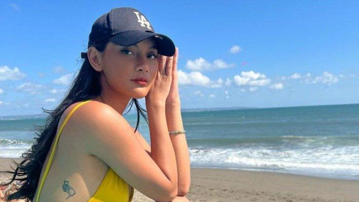 Erika Carlina, model, aktris, dan selebgram. (Instagram @eri.carl)