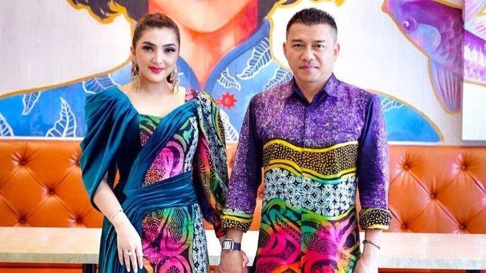 Ashanty (kiri) dan Anang Hermansyah (kanan) - Ashanty mengaku memiliki trik khusus jika Anang kedapatan selingkuh nantinya