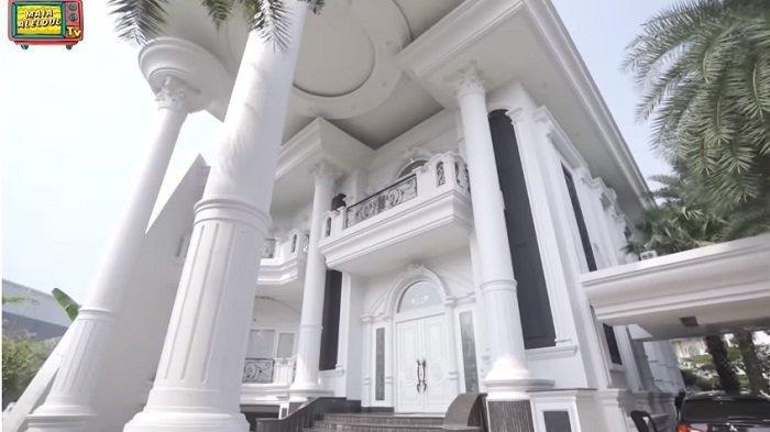 Rumah Putri Ariani Jakarta pemberian pengusaha Rudy Salim.
