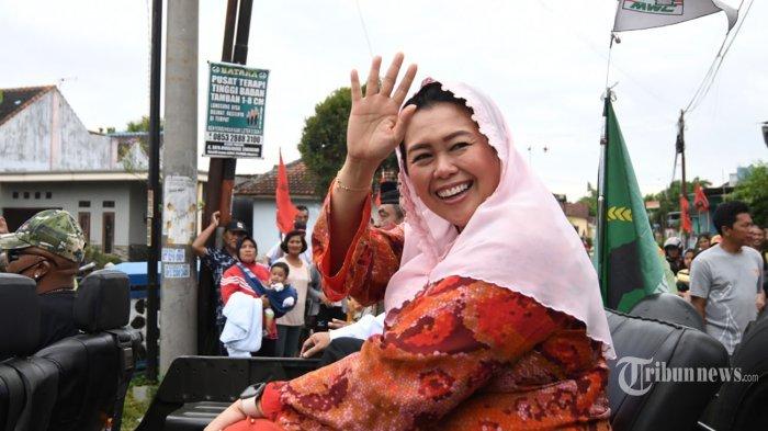 Zannuba Arifah Chafsoh atau Yenny Wahid putri sulung Presiden Ke-4 RI KH Abdurrahman Wahid (Gus Dur) mengaku siap jika dipilih menjadi Cawapres Anies Baswedan, Ganjar Pranowo, atau Prabowo Subianto.