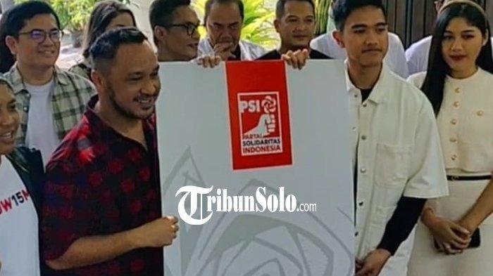 Kaesang Pangarep telah resmi diumumkan sebagai anggota baru Partai Solidaritas Indonesia (PSI). KTA-nya diserahkan di Solo, Sabtu (23/9/2023).