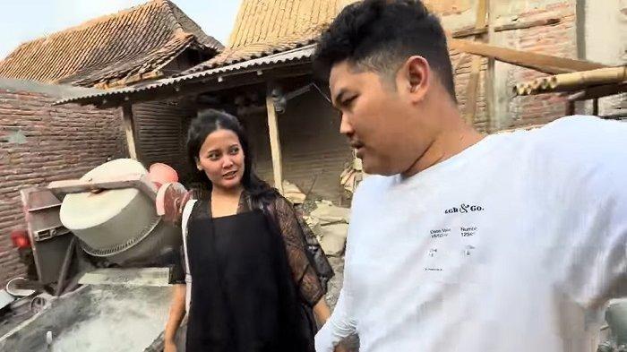 Komika Nopek Novian bersama sang istri Yulia Lorena.