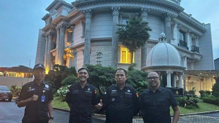 Penampakan rumah Thamron alias Aon di Serpon, Banten yang disita Tim Pelacakan Aset Direktorat Penyidikan Jampidsus Kejaksaan Agung, Rabu (14/5/2024).