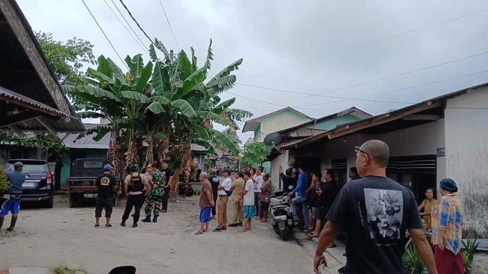 Situasi lokasi tak jauh dari penggerebekan desertir DPO TNI AD Sertu Hendri di Jalan Lettu Mad Daud, Kelurahan Parit, Tanjungpandan, Kabupaten Belitung, Provinsi Kepulauan Bangka Belitung, Selasa (14/1/2024).