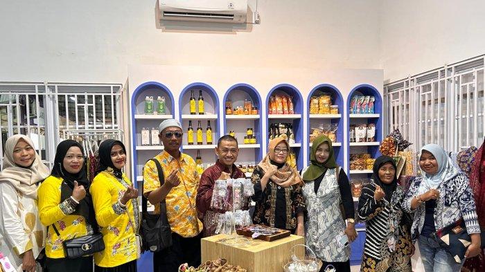 Pelaku UMKM ikut serta dalam grand opening HUB UMK PLN Babel