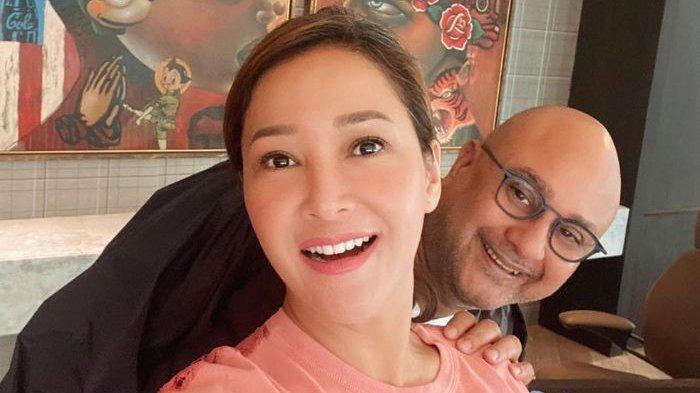 Maia Estianty akhirnya mengunggah video akad nikahnya dengan Irwan Mussry yang setahun belakangan ini disimpan rapat.