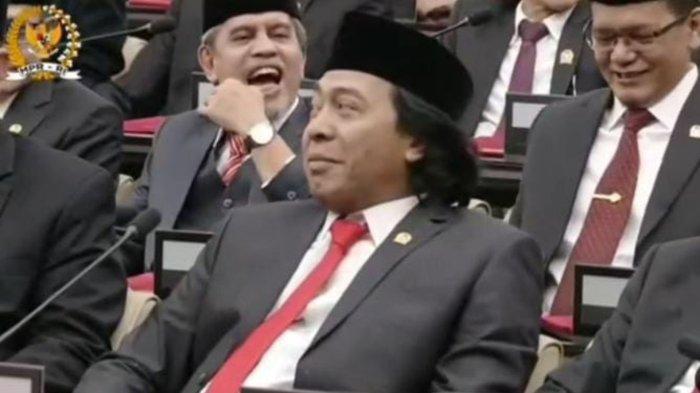 Alfiansyah Komeng saat pelantikan anggota Dewan terpilih digelar di Gedung DPR, Jakarta, Selasa (1/10/2024).