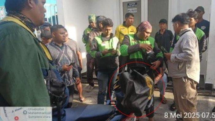 DRIVER OJOL VIRAL - Tangkapan layar detik-detik driver ojol tak sadar antar paket berisi bayi yang sudah tak bernyawa alias mayat, Jumat (09/05/2025).