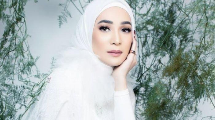 Foto Erin Taulany. Erin Taulany yang Ditalak Andre Taulany, Rupanya Pernah Viral Terkait Hina Capres Prabowo Subianto