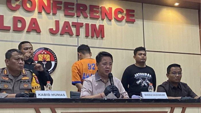 Polda Jatim mengungkap motif tersangka Rochmat Tri Hartanto (RTH) alias A (33) tega membunuh serta memutilasi Uswatun Khasanah (29).