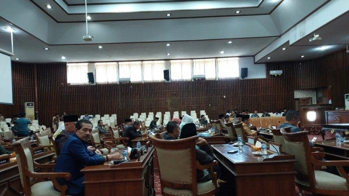 Suasana rapat paripurna DPRD Provinsi Bengkulu,  Senin (22/4/2024)