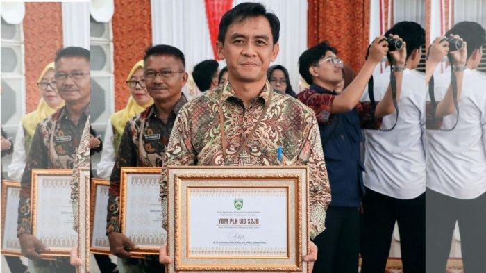 Dinkes Sumsel menganugerahi penghargaan kepada Yayasan Baitul Maal (YBM) PLN UID Sumatera Selatan, Jambi, dan Bengkulu UID S2JB.