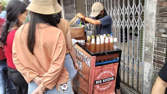 Agus, Pedagang Es Bir Kotjok di Jalan Suryakencana, Kota Bogor (26/5/2022)