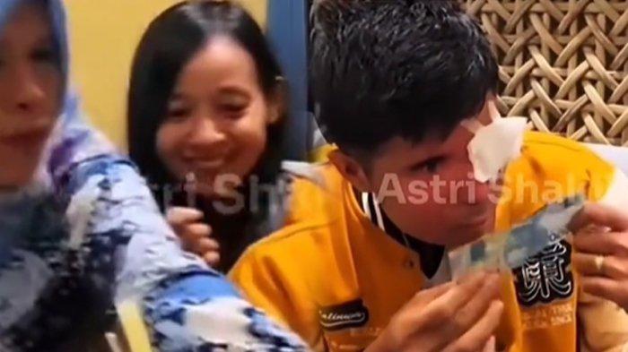 Agus Salim Korban Air Keras Mendadak Bisa Melihat Lagi, Tes Mata Pakai Uang Rp 50 ribu, Ekspresi Istri Disorot