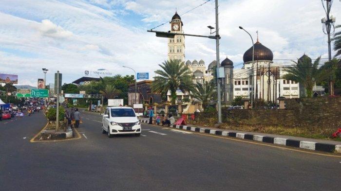 LALU LINTAS ARAH PUNCAK BOGOR - Arus lalu lintas menuju kawasan Puncak Bogor saat ini tetap lancar, Sabtu (29/3/2025).