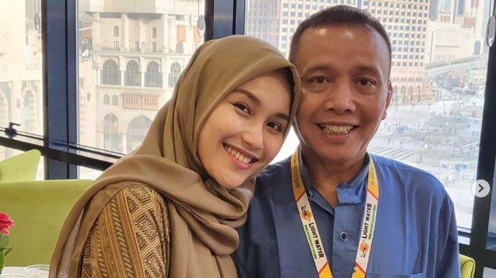 Ayah Ayu Ting Ting, Abdul Rozak trending di Twitter