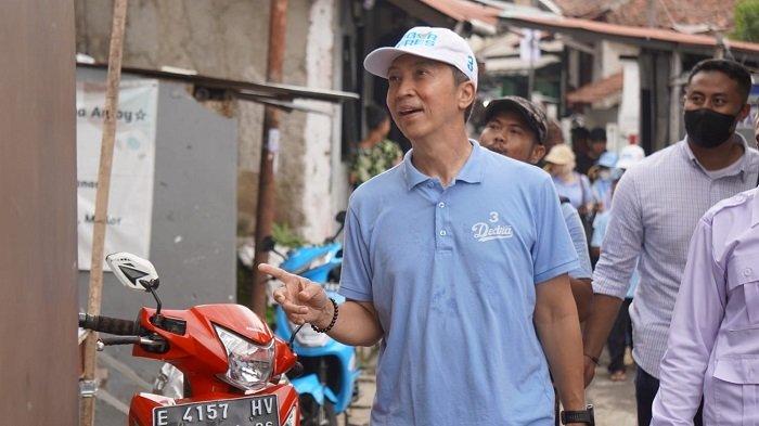 Calon Wali Kota Bogor nomor urut 3 Dedie Rachim kampanye di kawasan Paledang, Kecamatan Bogor Tengah, Kota Bogor, Selasa (12/11/2024).