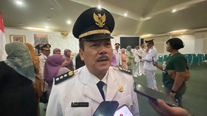 Camat Parungpanjang Icang Aliudin dimutasi ke Rumpin, Jumat (22/12/2023). (Muamarrudin Irfani)