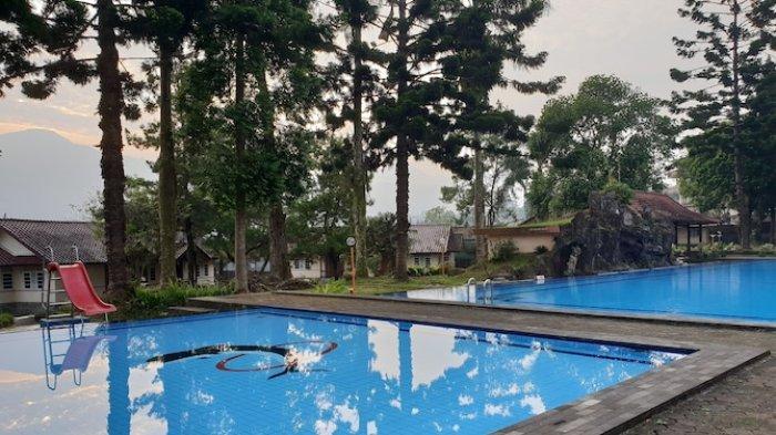 Rekomendasi hotel di Bogor ini murah meriah dan ramah anak, kelimanya berada di kawasan wisata Puncak. Pasalnya, hotel-hotel di Bogor ini menawarkan fasilitas yang bikin anak-anak betah, mulai dari playground hingga kolam renang.