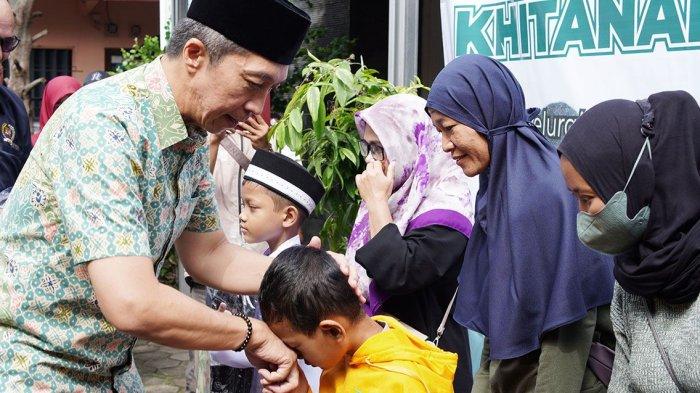 Wakil Wali Kota Bogor, Dedie Rachim melauncing Yayasan Bumi Urang Sarerea di halaman Kantor Kelurahan Bantarjati, Kecamatan Bogor Utara, Sabtu (1/7/2023) pagi.