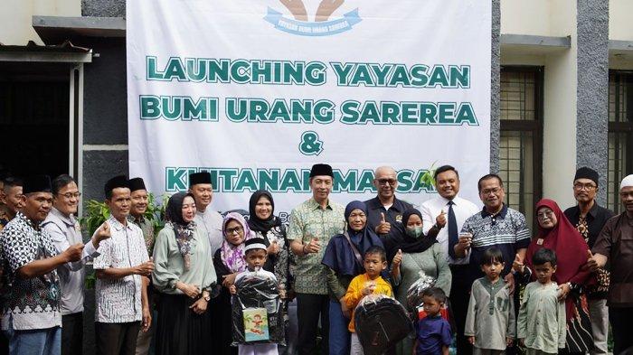 Wakil Wali Kota Bogor, Dedie Rachim melauncing Yayasan Bumi Urang Sarerea di halaman Kantor Kelurahan Bantarjati, Kecamatan Bogor Utara, Sabtu (1/7/2023) pagi.
