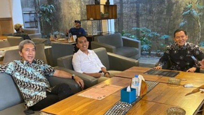 Calon Wali Kota Bogor Dedie Rachim bersama Sendi Fardiansyah dan Raendi Rayendra