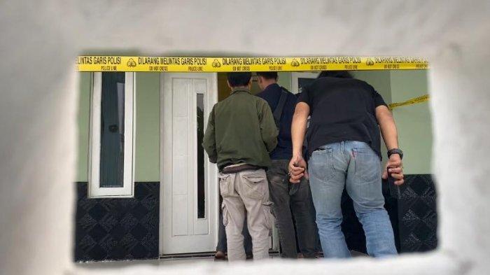 Rumah warga Kampung Cimayangsari, Desa Cimayang, Kecamatan Pamijahan, Kabupaten Bogor yang diduga menjadi korban perampokan, Rabu (18/9/2024). (Muamarrudin Irfani)