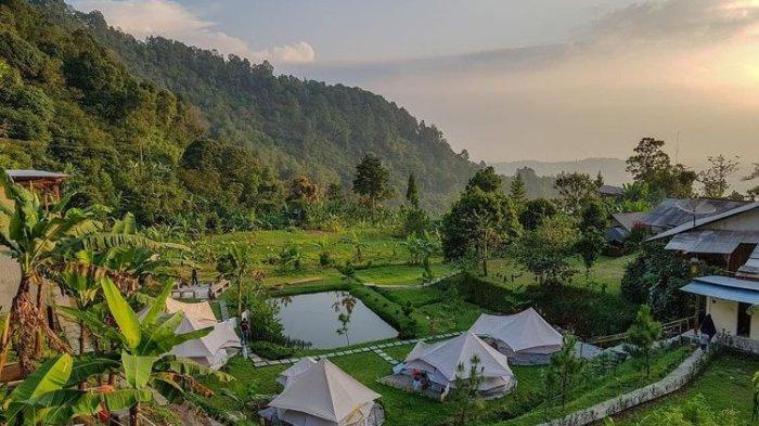 Forrester Glamping Co merupakan salah satu tempat wisata Bogor berkonsep glamping yang wajib dikunjungi karena memiliki pemandangan yang indah.