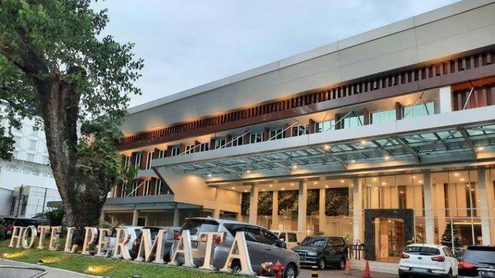 Permata Hotel merupakan salah satu hotel yang menawarkan layanan spa, terdapat berbagai fasilitas lainnya, seperti kolam renang dan televisi.
