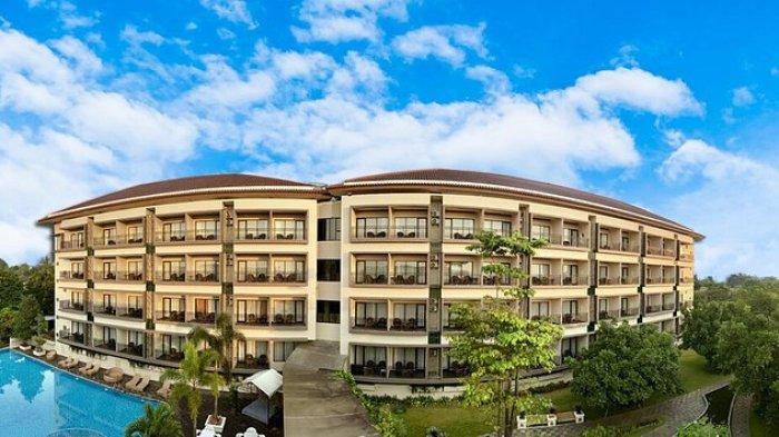 Beberapa hotel di Bogor yang dekat dengan tempat wisata ini menawarkan berbagai fasilitas yang dapat dipakai, mulai dari lapangan tenis, lapangan badminton, hingga meja billiard, cek di sini.