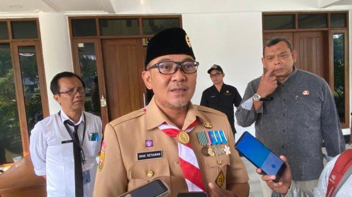 Plt Bupati Bogor Iwan Setiawan tak mengizinkan pembangunan rest area di Jalur penyelamat Selarong Puncak Bogor, Selasa (22/8/2023).