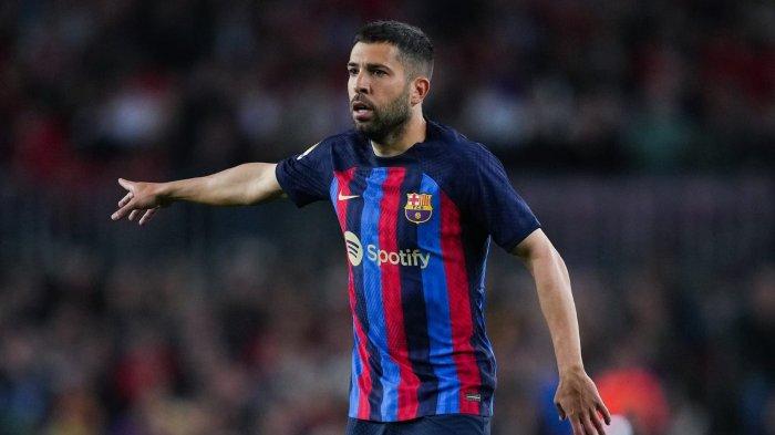 Jordi Alba pemain belakang FC Barcelona diisukan akan hengkang pada musim ini, ia sudah menerima tawaran dari MLS Inter Miami dan Liga Arab Saudi, tetapi Jordi Alba lebih condong untuk bermain bersama La Pulga di Amerika Serikat