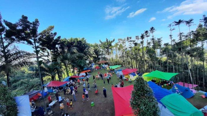 Kampoeng Awan merupakan salah satu tempat wisata camping yang direkomendasikan di Bogor jika hendak menghabiskan malam tahun baru bersama teman-teman.