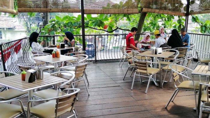 Kedai Kita merupakan salah satu tempat kuliner Bogor yang menyediakan tempat yang nyaman untuk berkumpul dengan keluarga