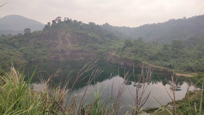 Keindahan Danau Quarry yang berada di Kampung Nunggaherang, Desa Tegalega, Kecamatan Cigudeg, Kabupaten Bogor, Jumat (14/7/2023).