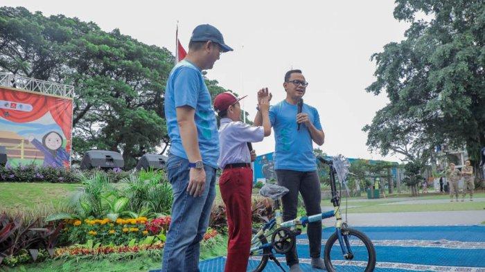 Wali Kota Bogor, Bima Arya dalam peringatan Hari Anak Nasional (HAN) Tingkat Kota Bogor Tahun 2023 di Alun-alun Kota Bogor, Sabtu (29/7/2023).