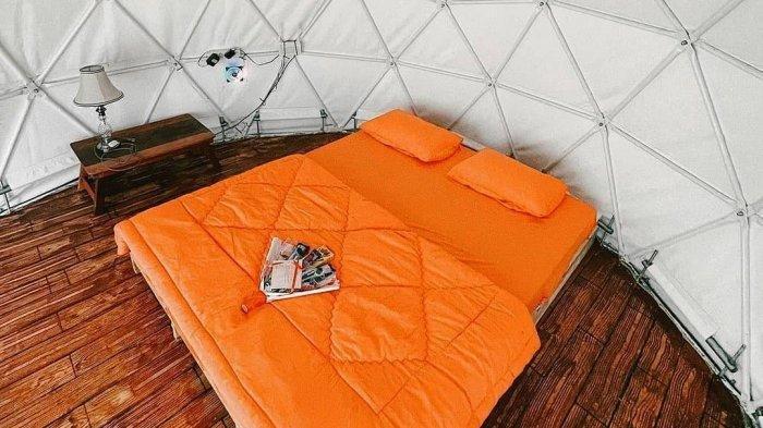 Rekomendasi hotel di Bogor yang Instagramable, salah satunya Nirvana Valley Resort yang memiliki keunikan dengan villanya bergaya Eropa dan dicat warna-warni.