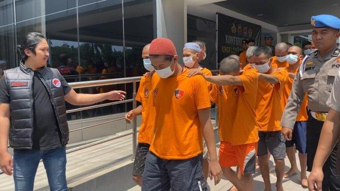 Para tersangka kasus narkoba yang diamankan di Mako Polres Bogor, Selasa (26/3/2024)