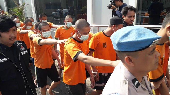 Puluhan tersangka kasus peredaran gelap narkotika dibekuk Satnarkoba Polres Bogor.